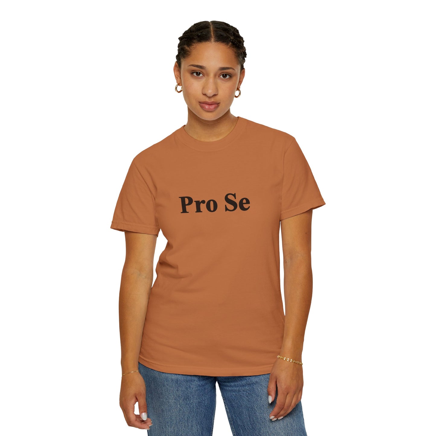 Woman wearing a yam Pro Se T-Shirt with bold black text, ethically made from 100% US-grown cotton. A minimalist legal tee perfect for law lovers and self-representers.